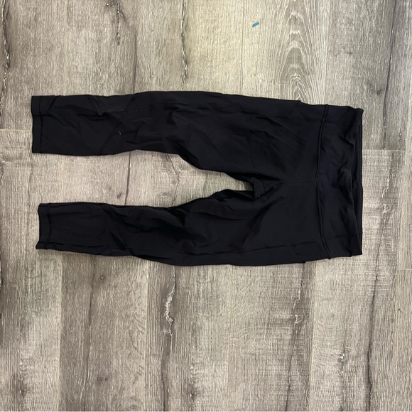 Lululemon lot - Picture 5 of 16